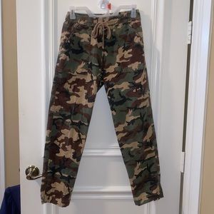 Women’s camo cargo pants